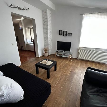 Apartments Petrovic Pirovac Bagian luar foto