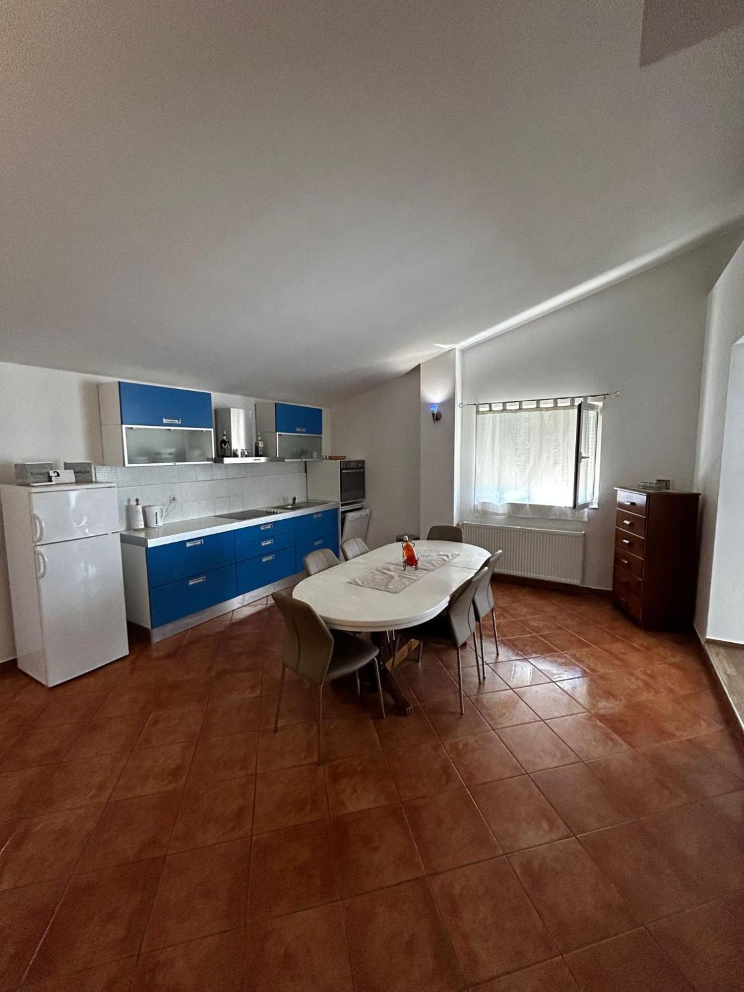 Apartments Petrovic Pirovac Bagian luar foto
