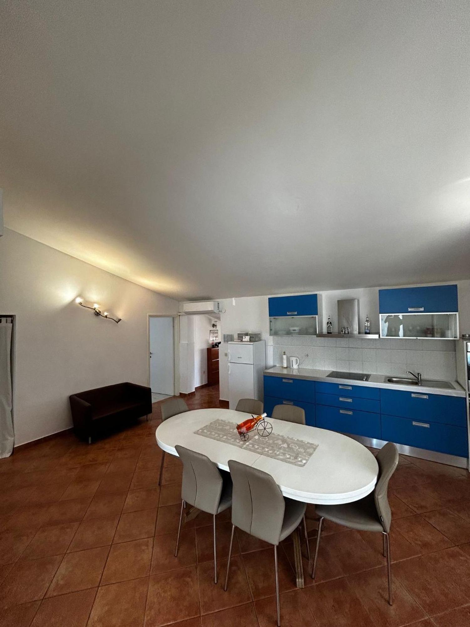 Apartments Petrovic Pirovac Bagian luar foto