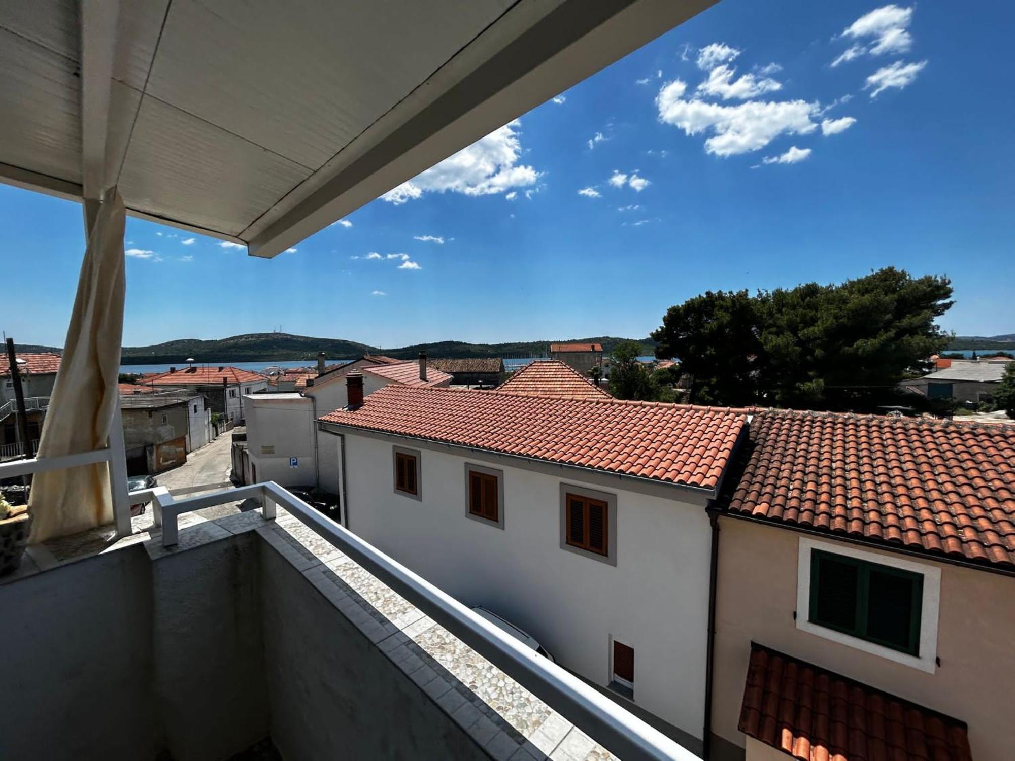 Apartments Petrovic Pirovac Bagian luar foto