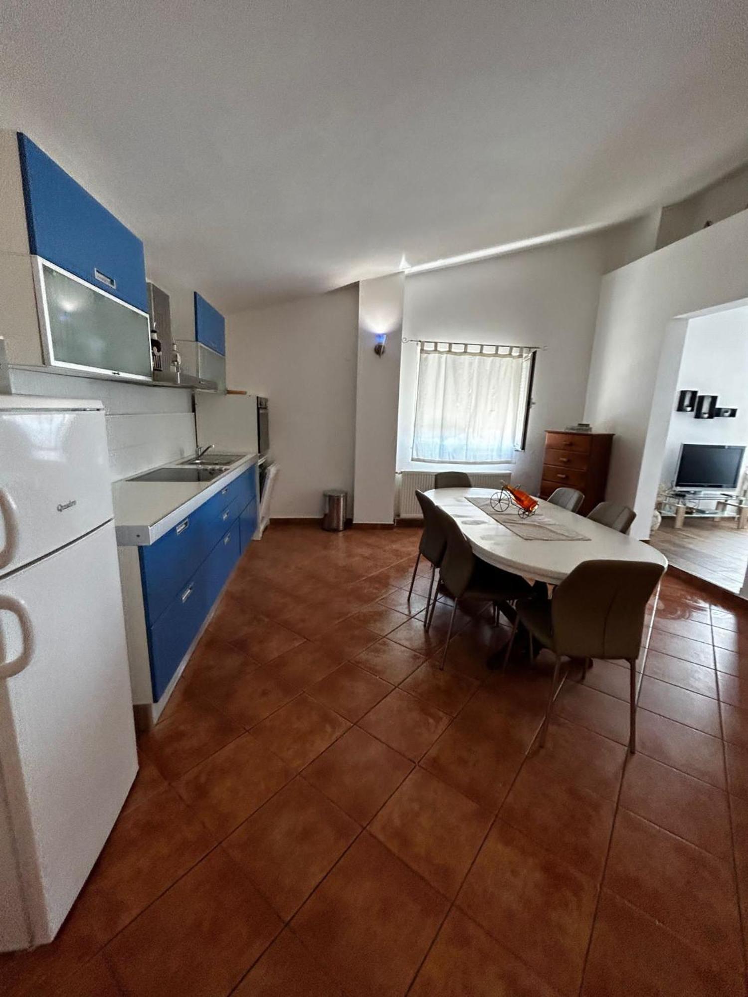 Apartments Petrovic Pirovac Bagian luar foto
