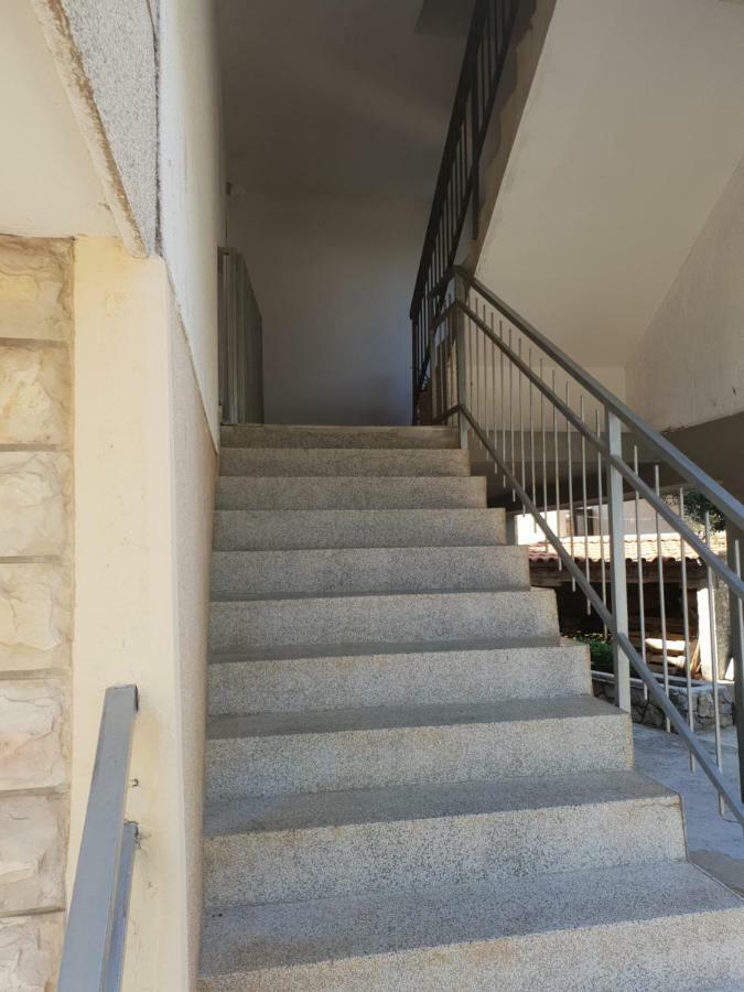 Apartments Petrovic Pirovac Bagian luar foto