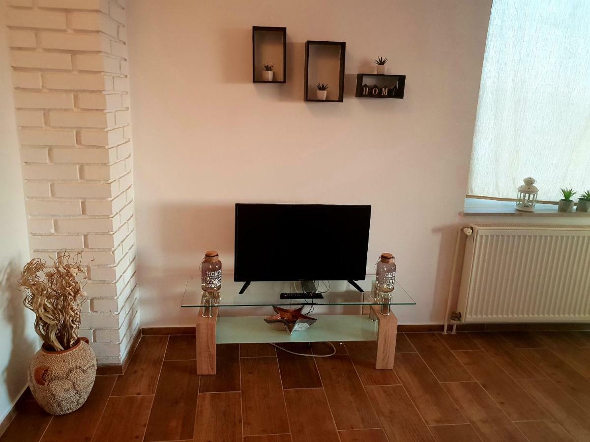 Apartments Petrovic Pirovac Bagian luar foto