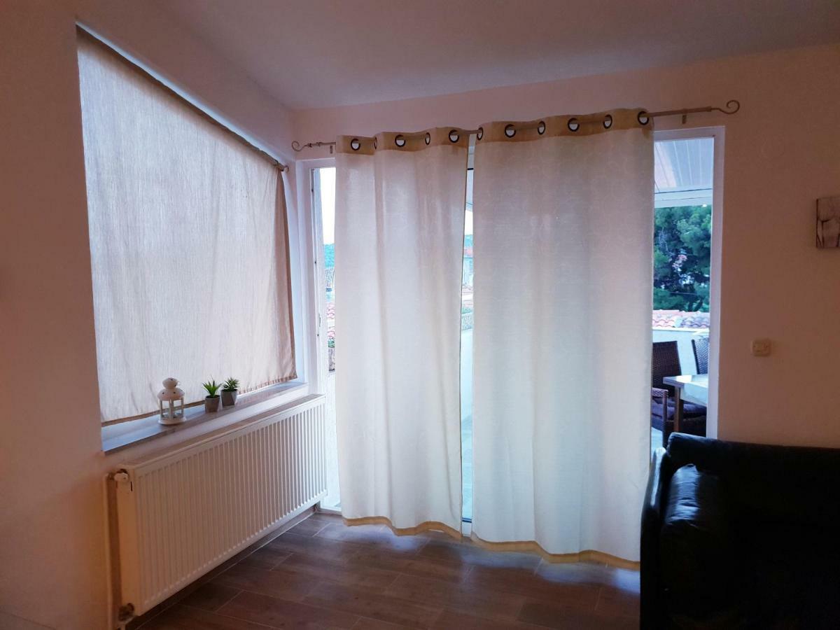 Apartments Petrovic Pirovac Bagian luar foto